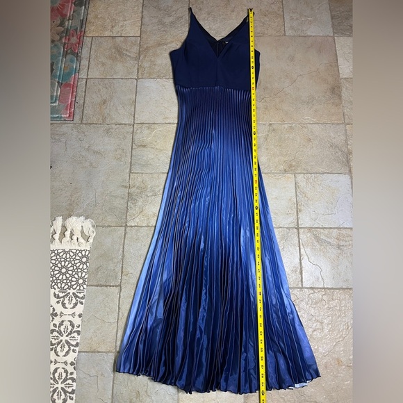 Aqua Formal NWT Pleated Shimmer Dress Long Navy Ombré 10 Maxi Gown Wedding Guest - Picture 14 of 14